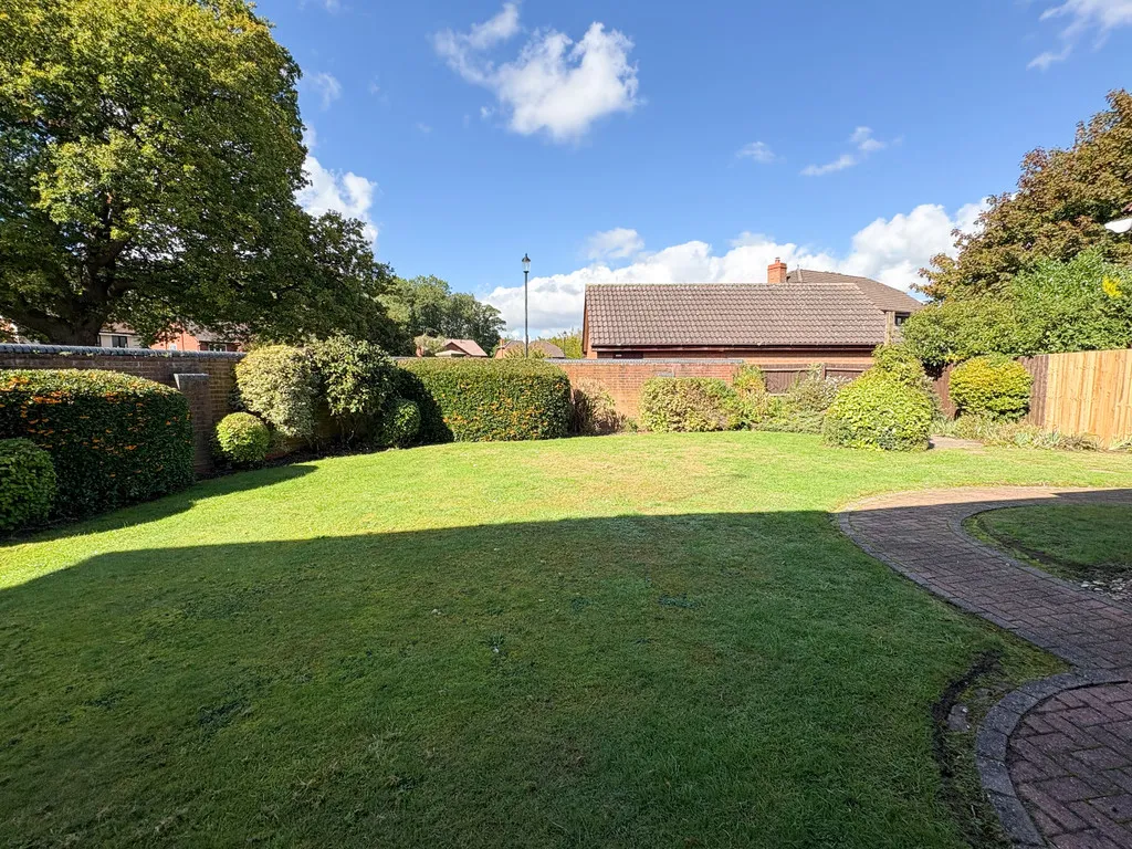 Sparrowhawk Way, Apley, photo 30
