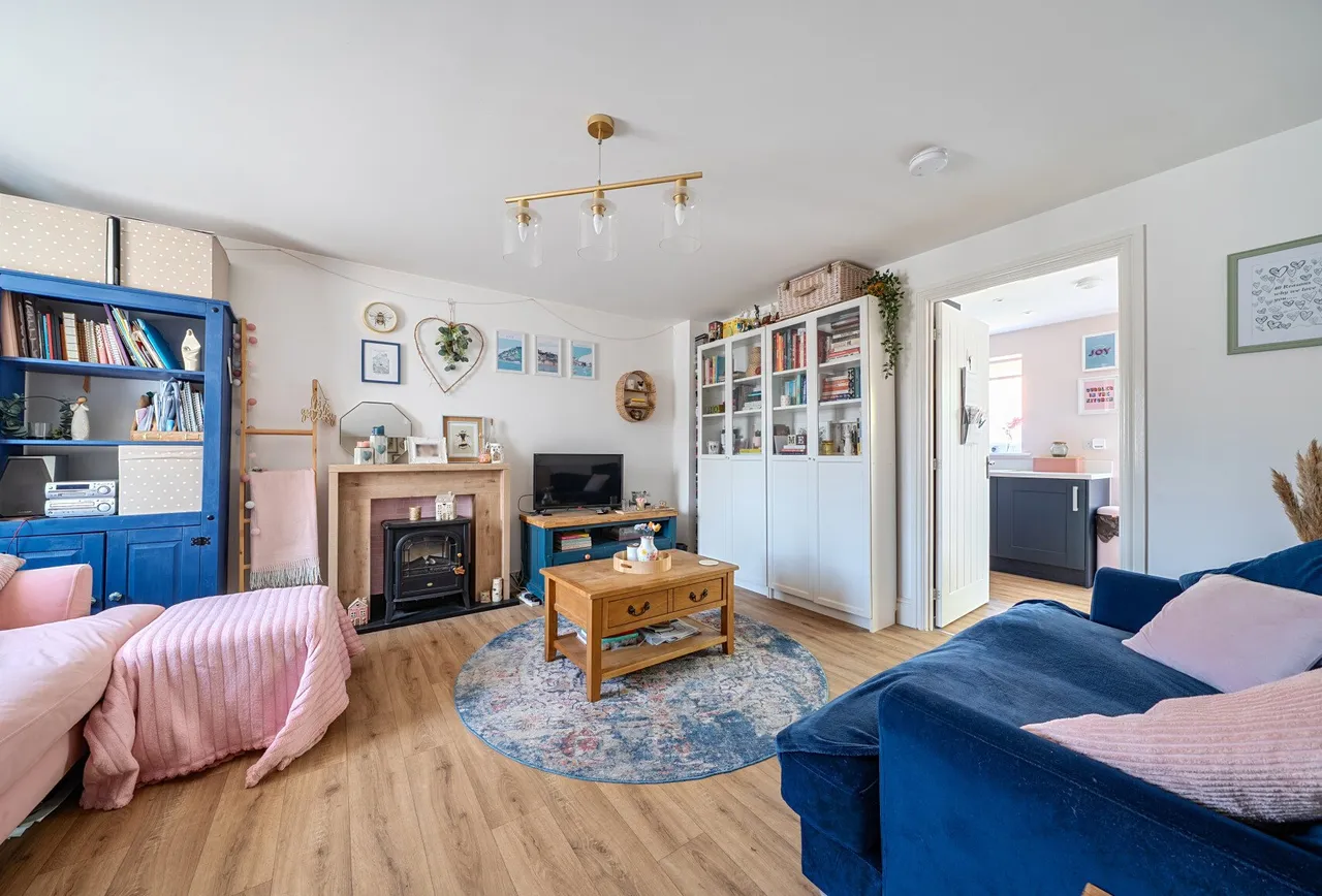 Rathbone Crescent, Horley, RH6 8TR, photo 18