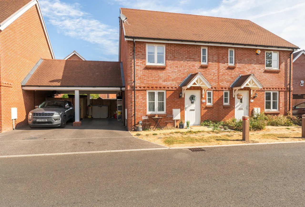 Rathbone Crescent, Horley, RH6 8TR, photo 16
