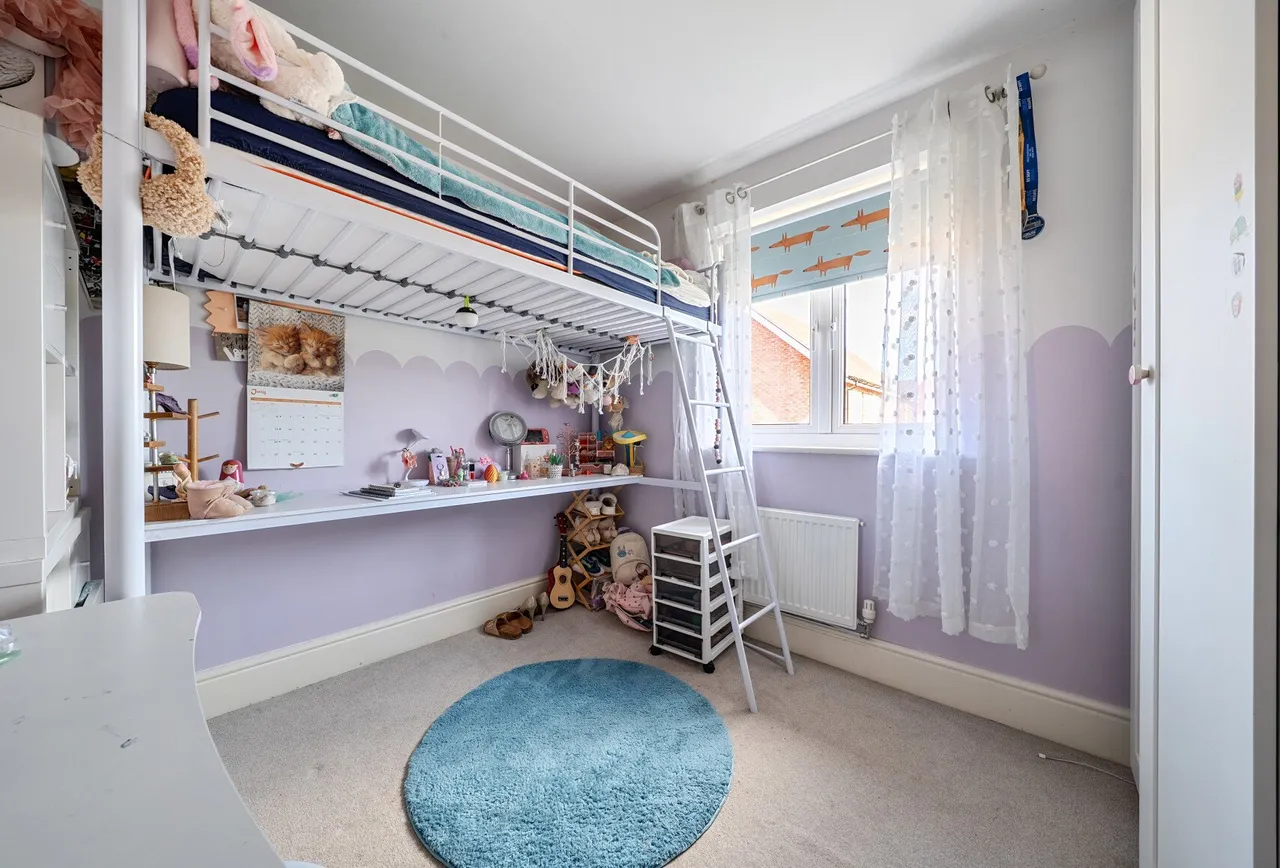Rathbone Crescent, Horley, RH6 8TR, photo 12