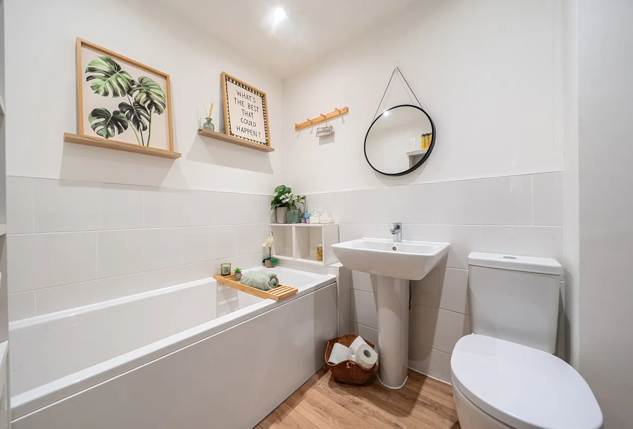 Rathbone Crescent, Horley, RH6 8TR, photo 7