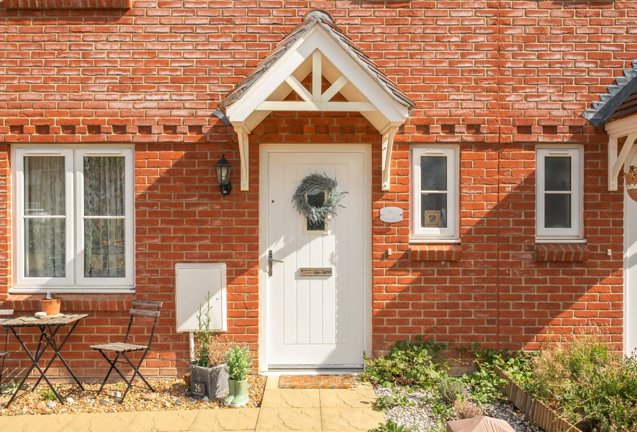 Rathbone Crescent, Horley, RH6 8TR, photo 6