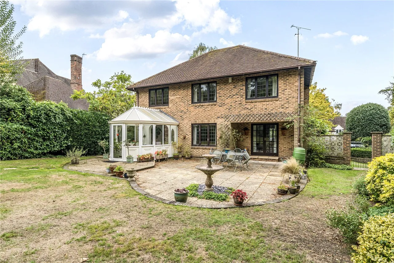 Park Avenue, Camberley, Surrey, GU15 2NG, photo 12