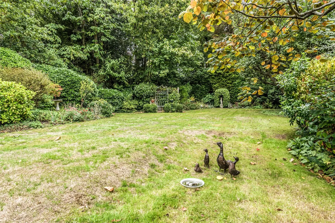 Park Avenue, Camberley, Surrey, GU15 2NG, photo 13