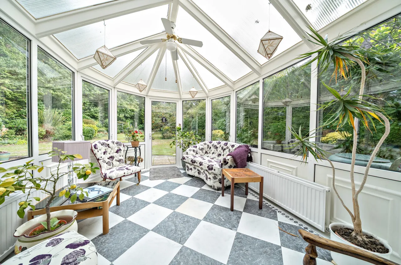 Park Avenue, Camberley, Surrey, GU15 2NG, photo 7