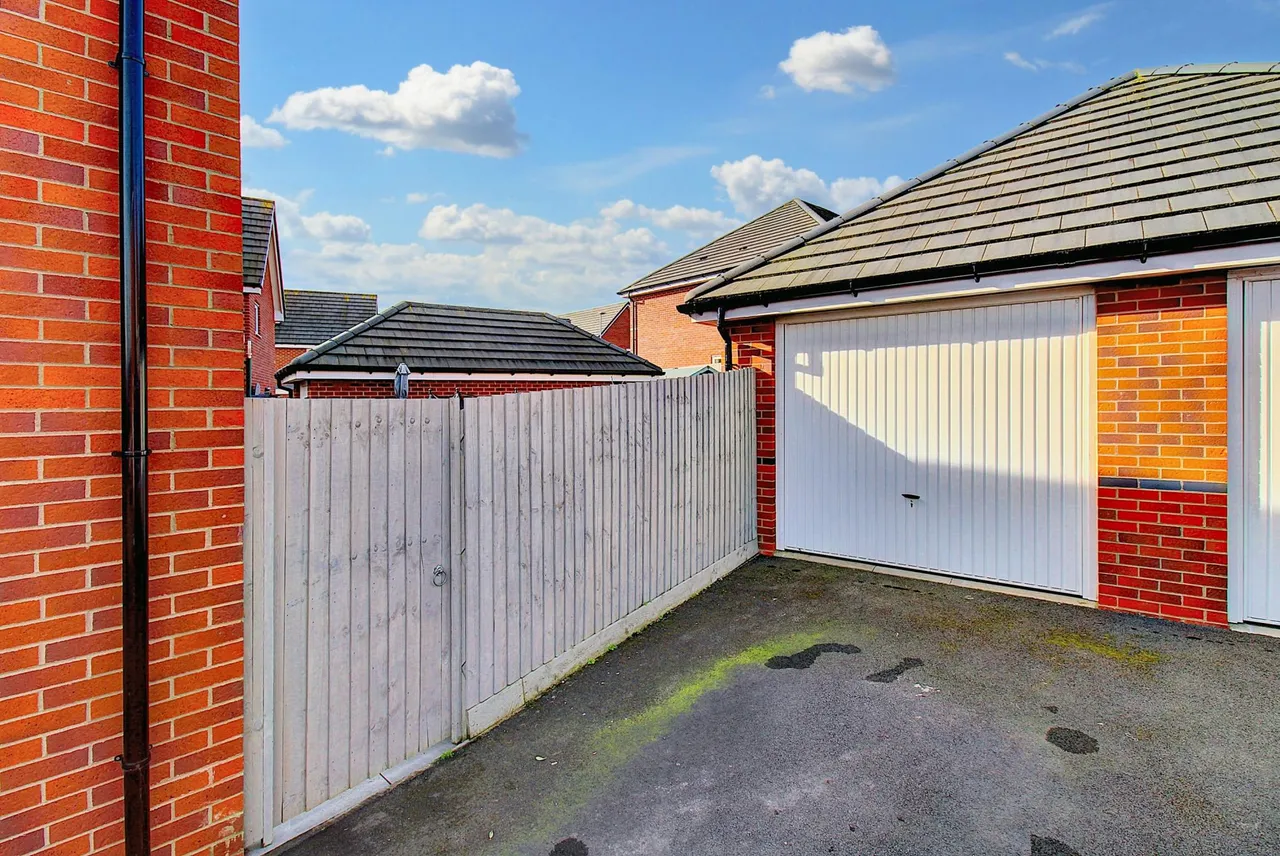 Owen Heights, Cannock, WS12, photo 26