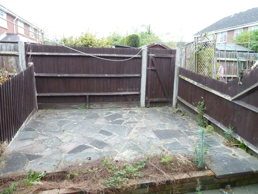 Hawthorne Place, Epsom, Surrey, KT17 4AA, photo 2