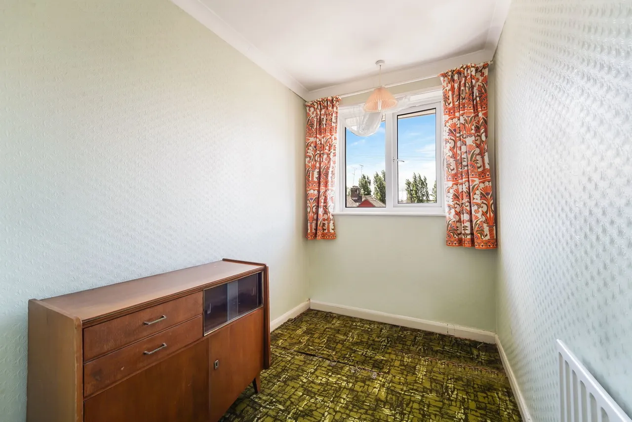 Lynmouth Avenue, Morden, SM4 4RS, photo 9