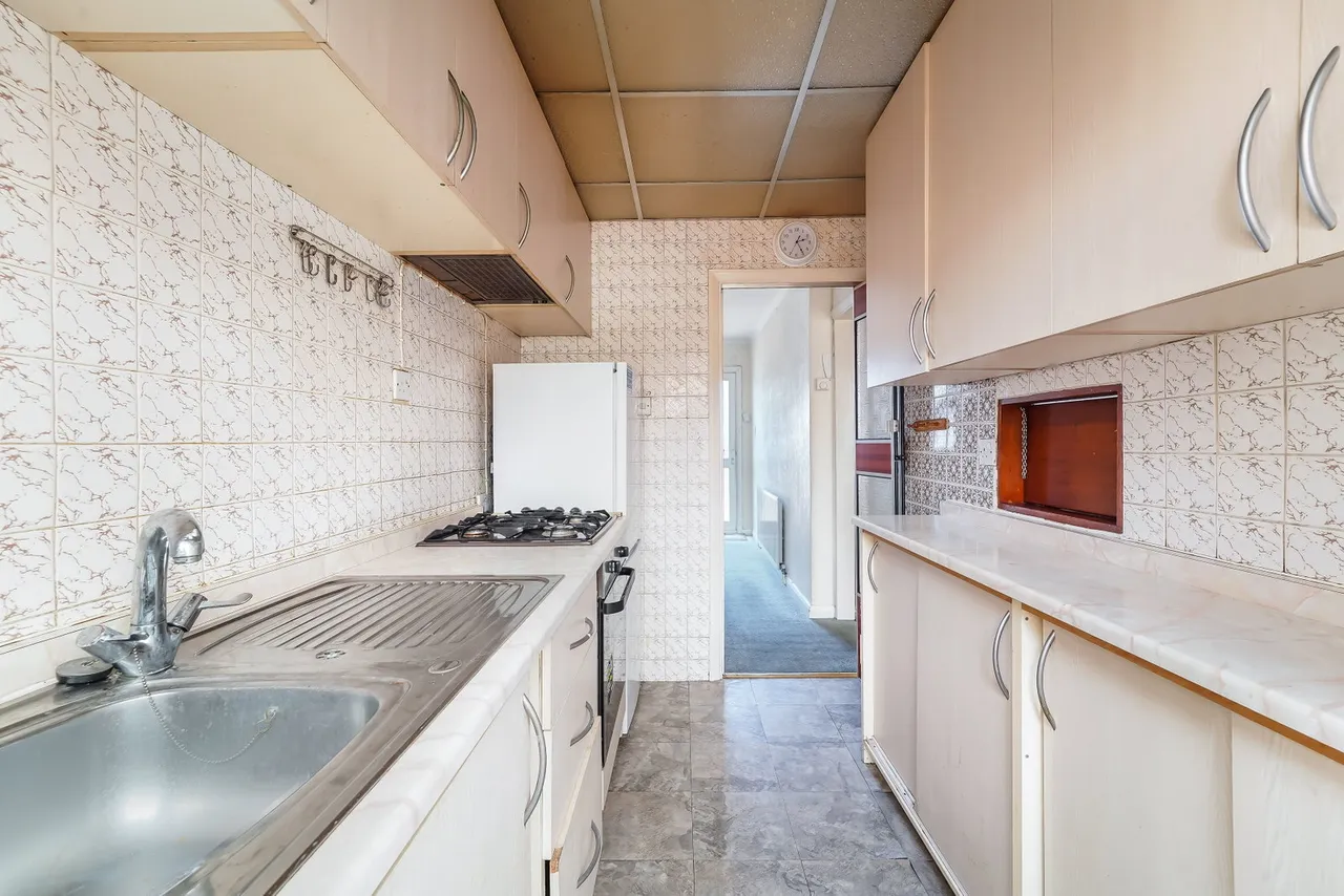Lynmouth Avenue, Morden, SM4 4RS, photo 5
