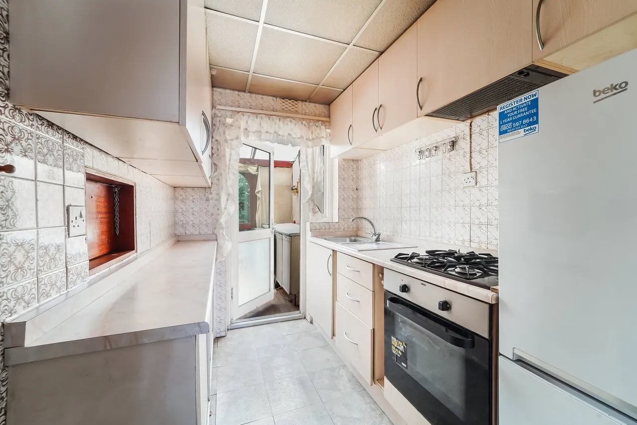 Lynmouth Avenue, Morden, SM4 4RS, photo 6