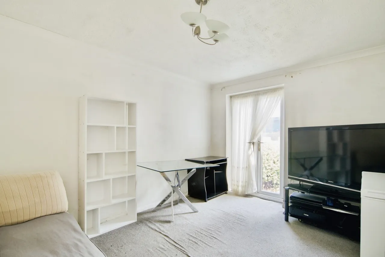 York Place, Shafter Road, Dagenham, Essex, RM10, photo 5