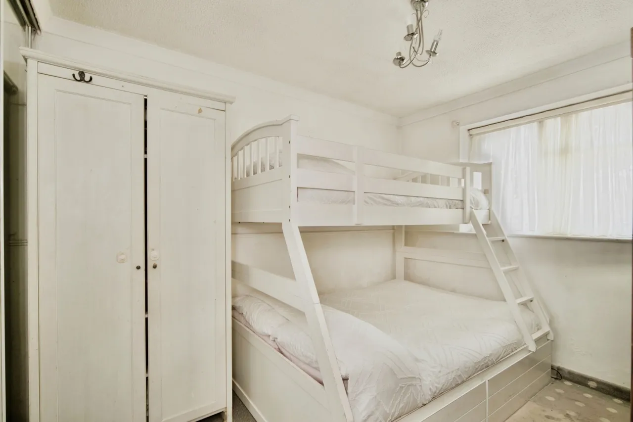 York Place, Shafter Road, Dagenham, Essex, RM10, photo 4