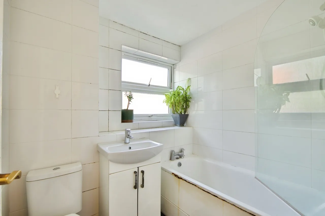 York Place, Shafter Road, Dagenham, Essex, RM10, photo 8