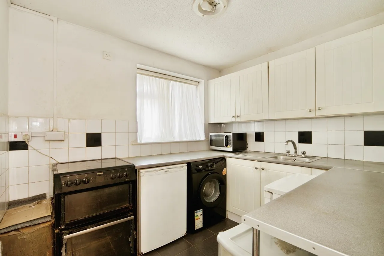 York Place, Shafter Road, Dagenham, Essex, RM10, photo 7