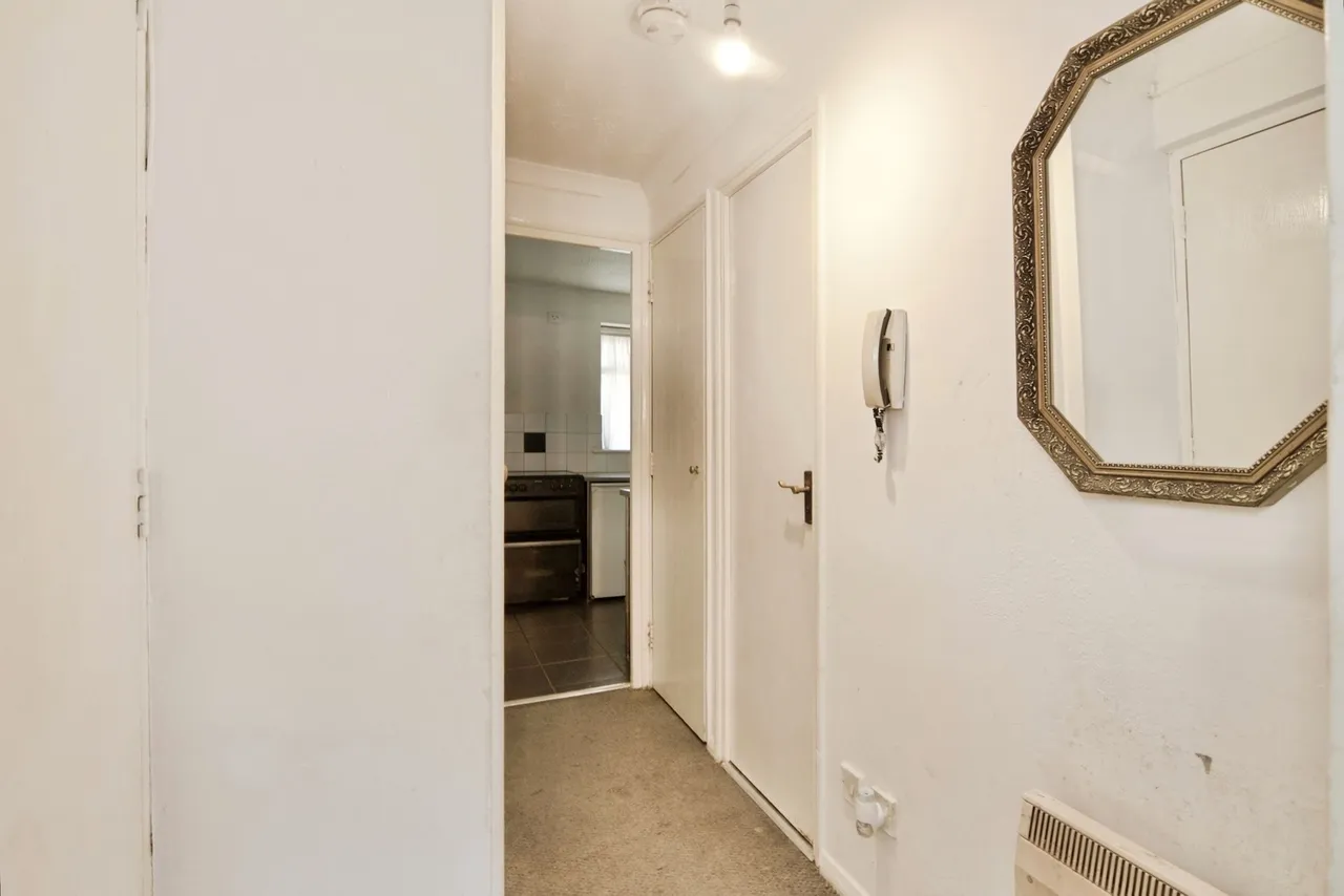 York Place, Shafter Road, Dagenham, Essex, RM10, photo 6