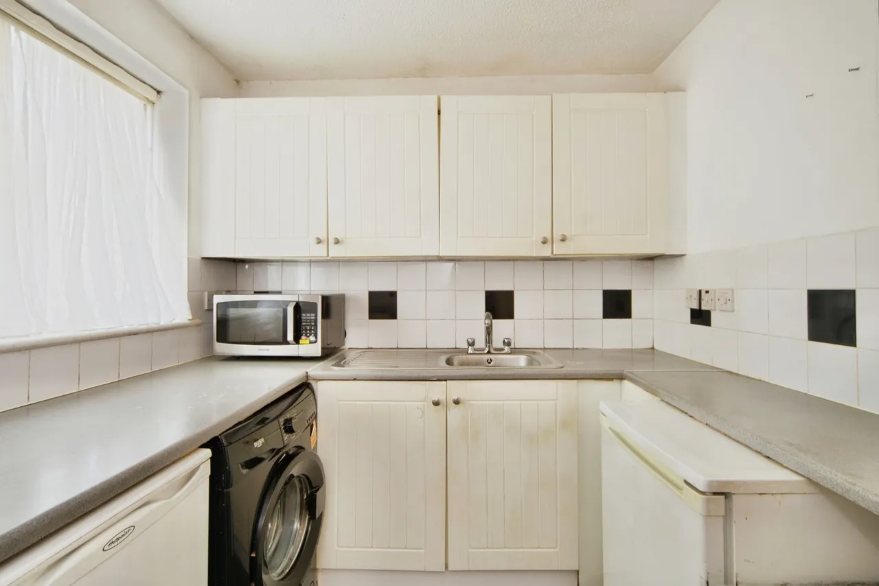 York Place, Shafter Road, Dagenham, Essex, RM10, photo 2