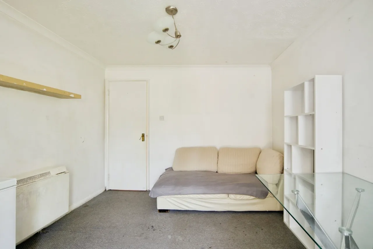 York Place, Shafter Road, Dagenham, Essex, RM10, photo 12