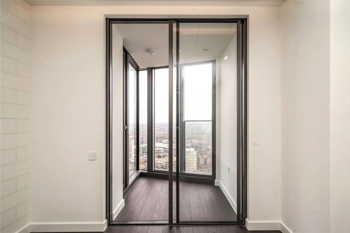 Bondway, Nine Elms, photo 7