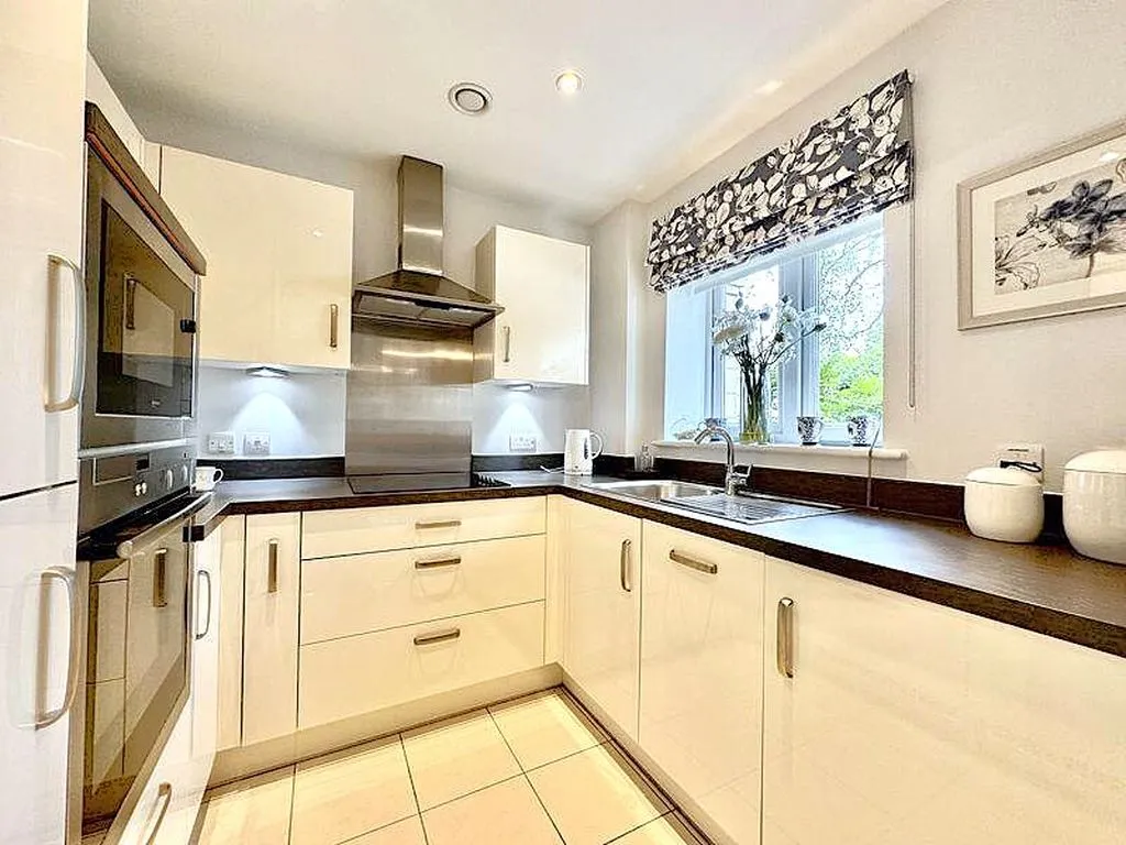 Marlow Road, Bourne End SL8 5SE, photo 5