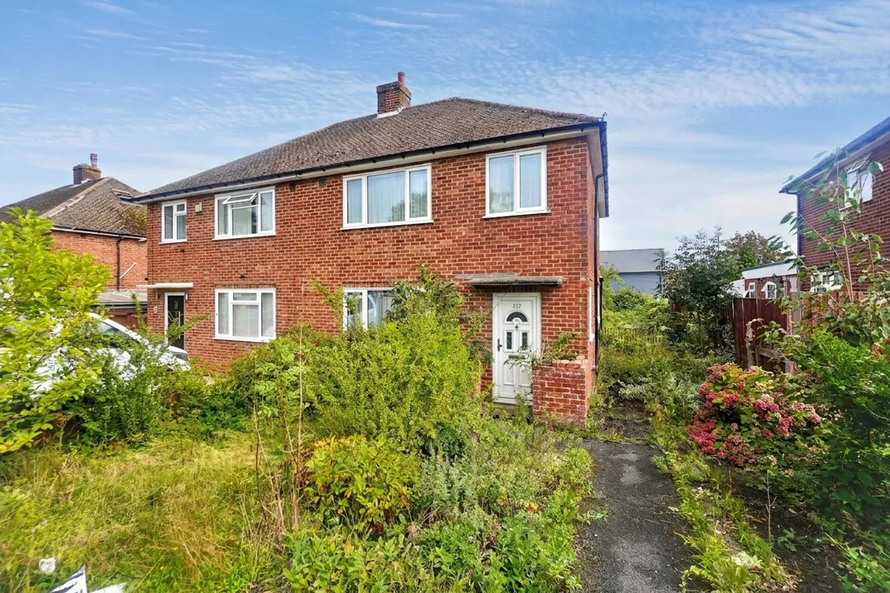 3 bed house for sale, Rutland Avenue, High Wycombe, HP12