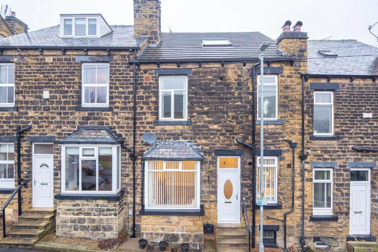 2 bed house to rent, Lastingham Road, Leeds, LS13