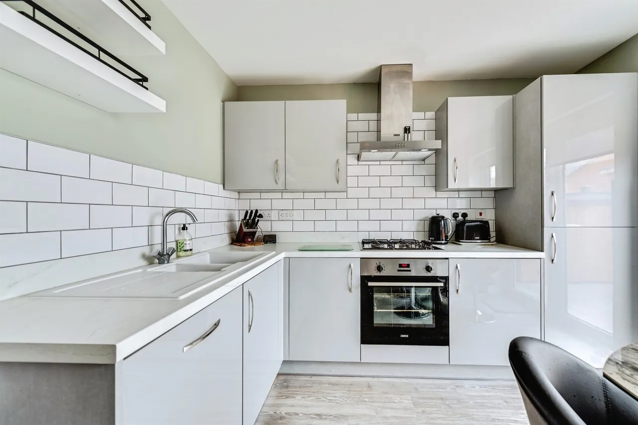 Price Close, Brize Norton, Carterton, photo 5