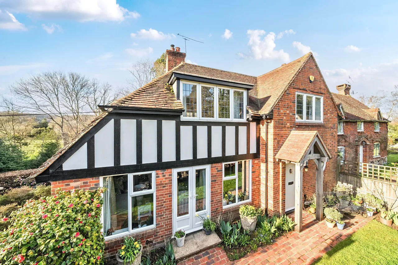 Guildford Road, Westcott, RH4, photo 4