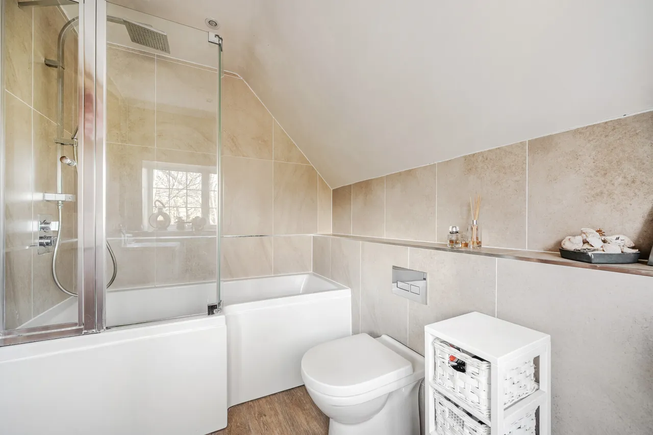 Guildford Road, Westcott, RH4, photo 10