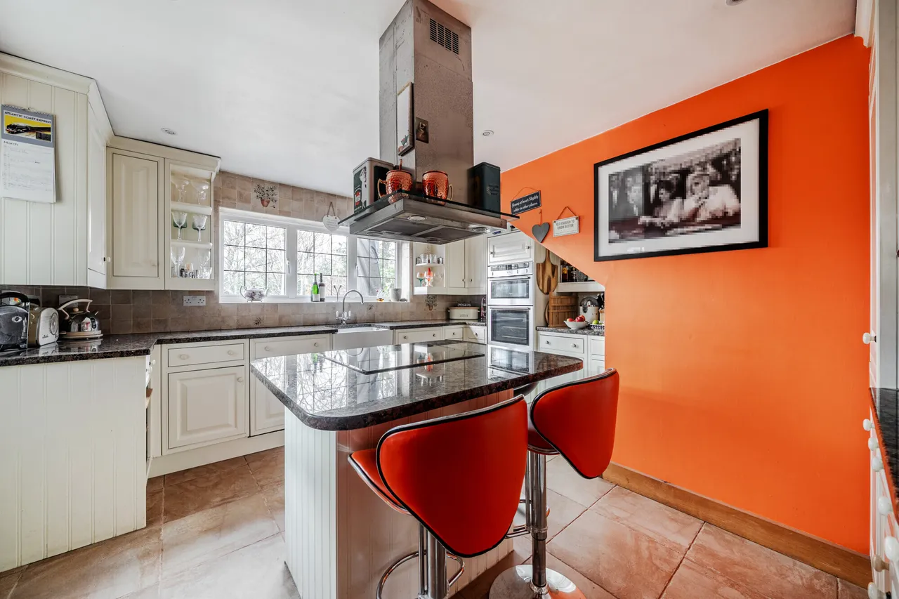 Guildford Road, Westcott, RH4, photo 5