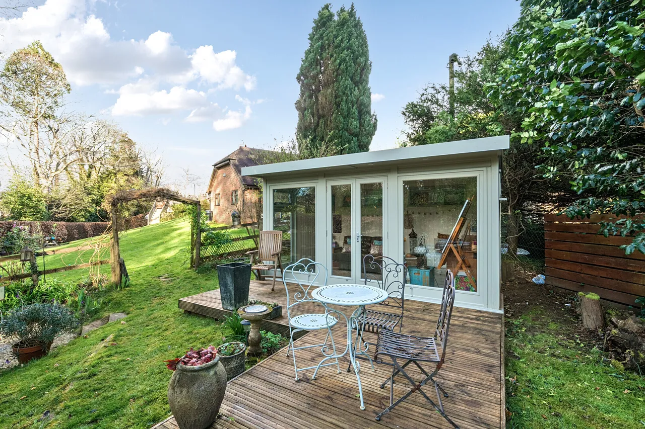 Guildford Road, Westcott, RH4, photo 11