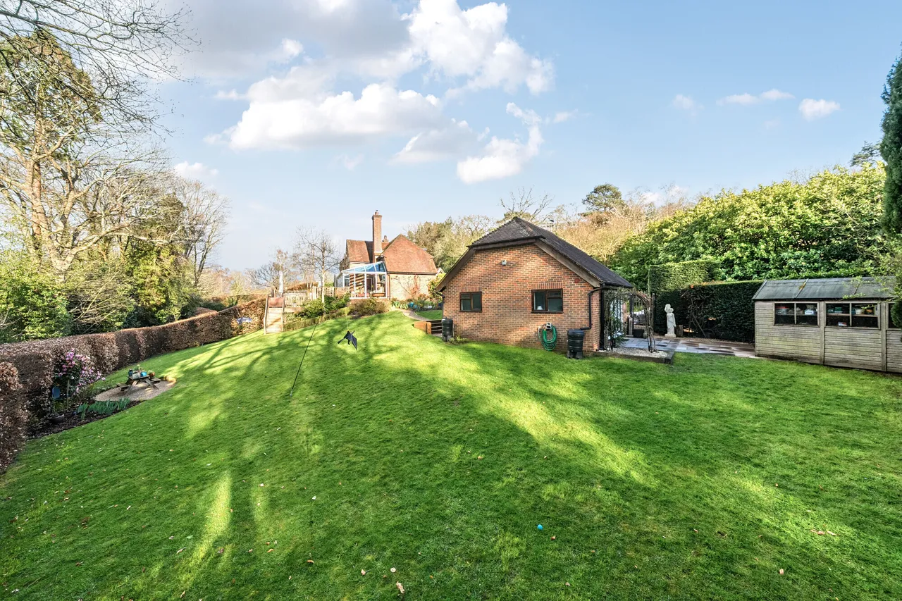 Guildford Road, Westcott, RH4, photo 12