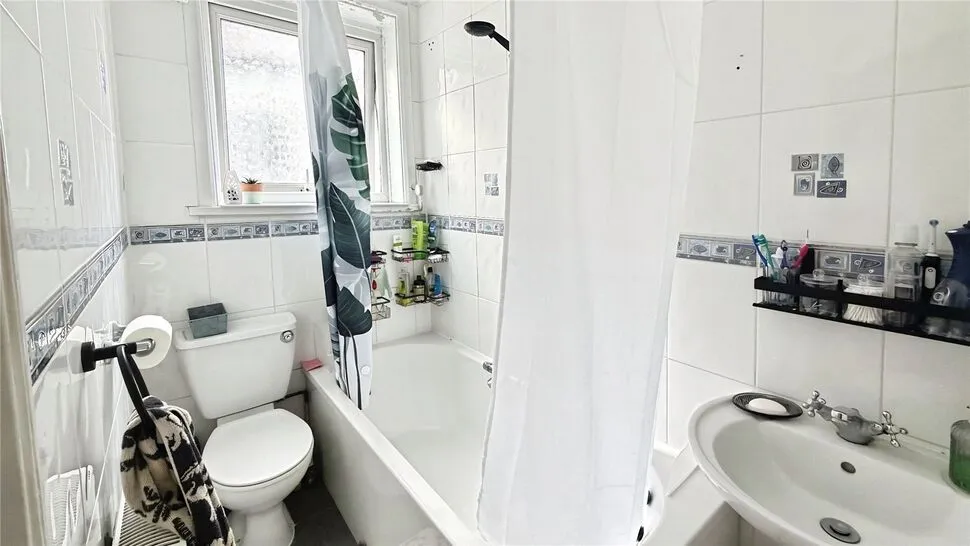 Canterbury Road, Southsea, Hampshire, PO4, photo 11