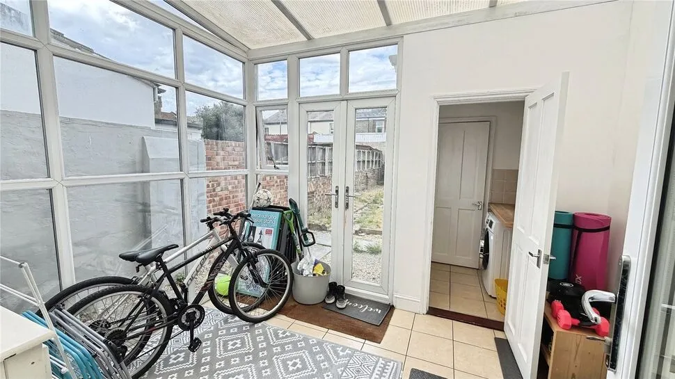 Canterbury Road, Southsea, Hampshire, PO4, photo 6