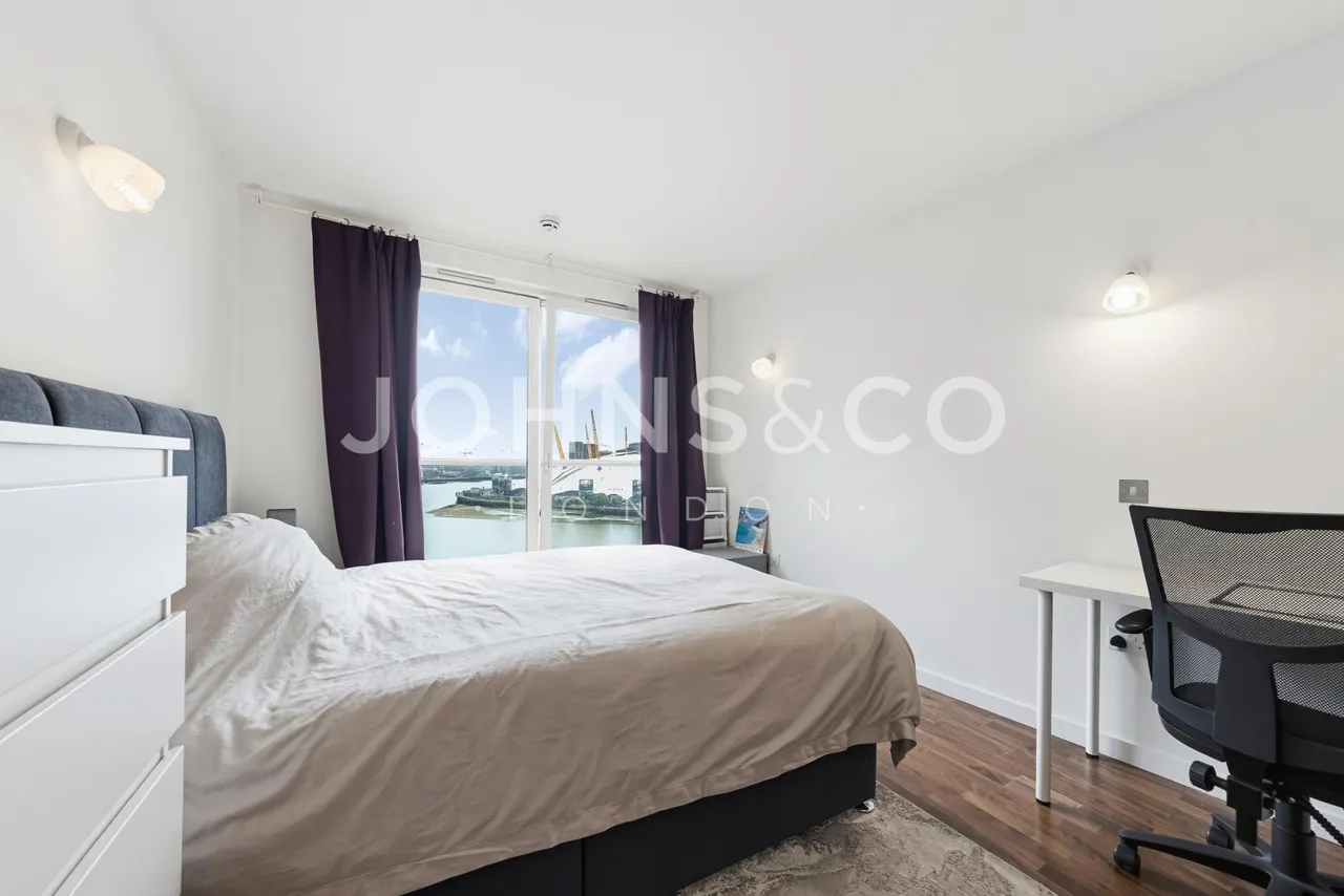 Fairmont Avenue, E14, photo 10