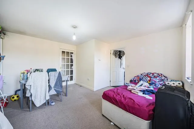 Whitehead Way, Aylesbury, HP21, photo 4