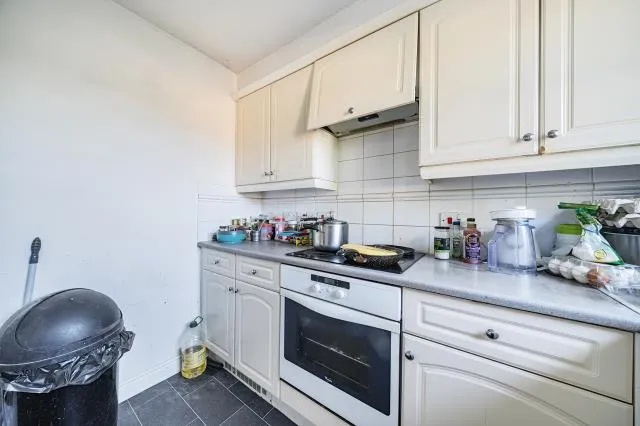 Whitehead Way, Aylesbury, HP21, photo 3