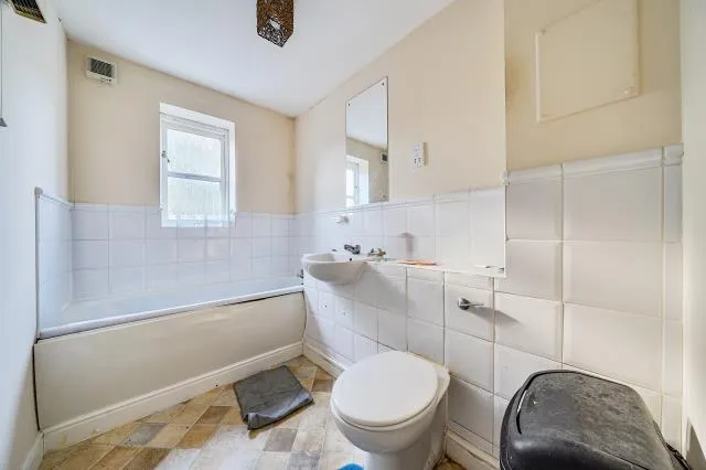 Whitehead Way, Aylesbury, HP21, photo 16