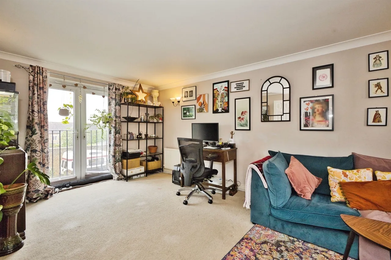 Vincent Way, Martock, TA12, photo 9