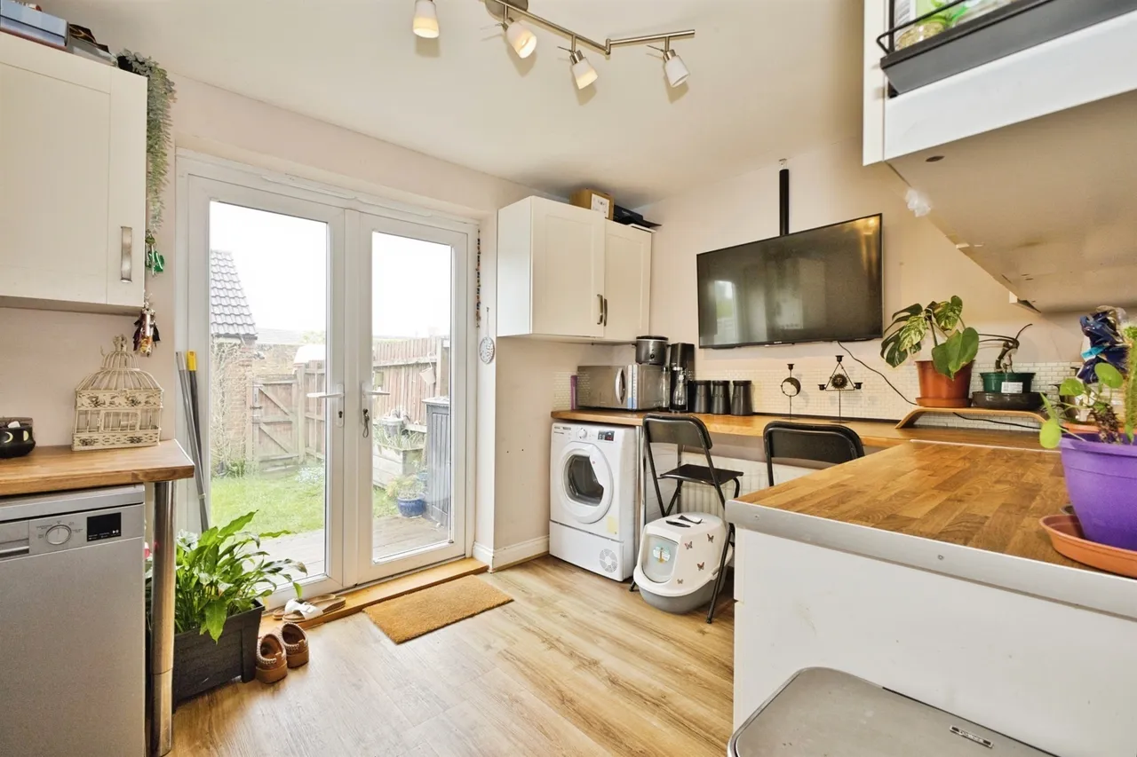 Vincent Way, Martock, TA12, photo 5
