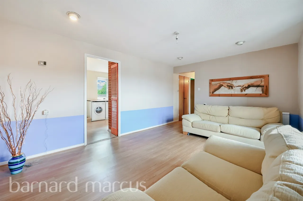 Coniston Close, London, SW20, photo 6