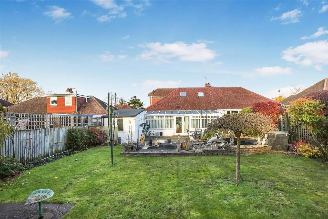 3 bed house for sale — Palmersfield Road, Banstead, SM7 2LD