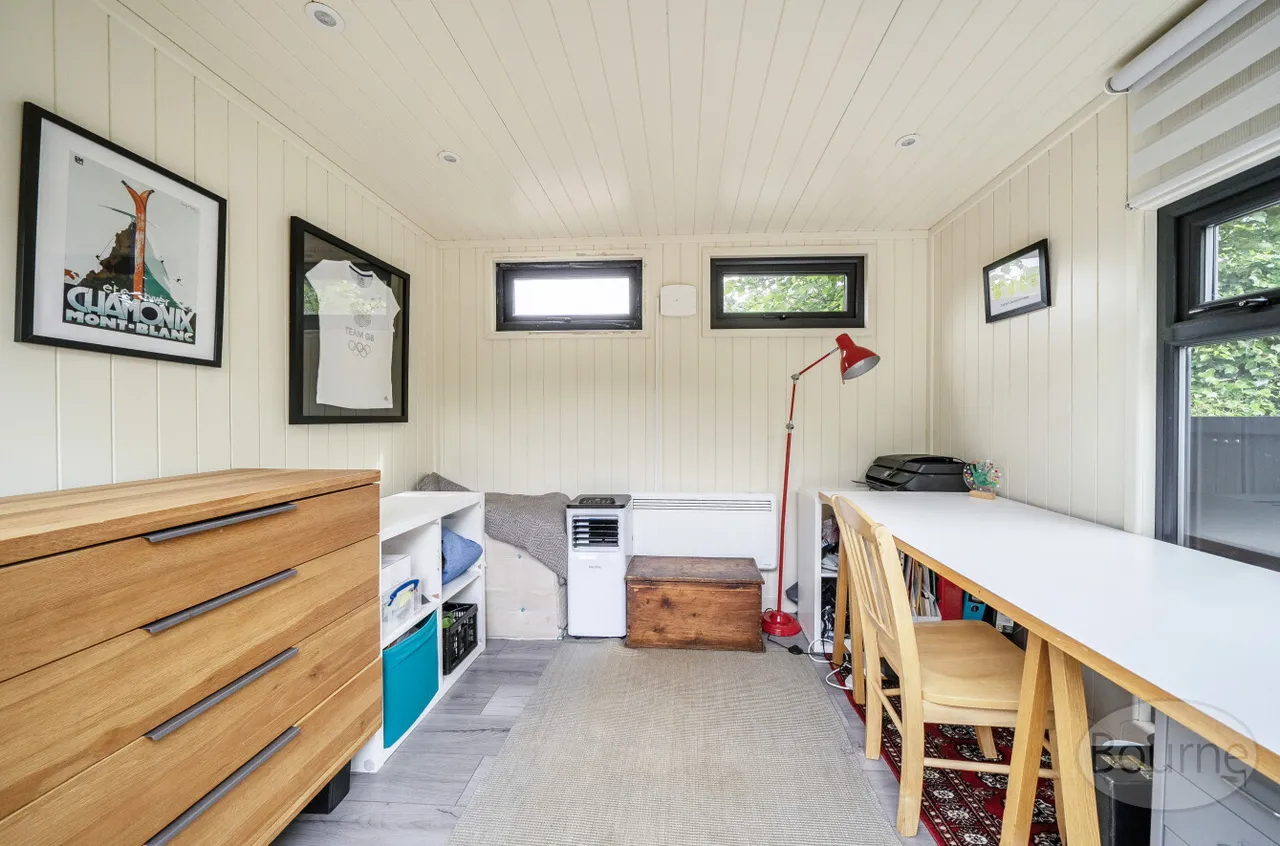 Tor Road, Farnham, GU9, photo 13