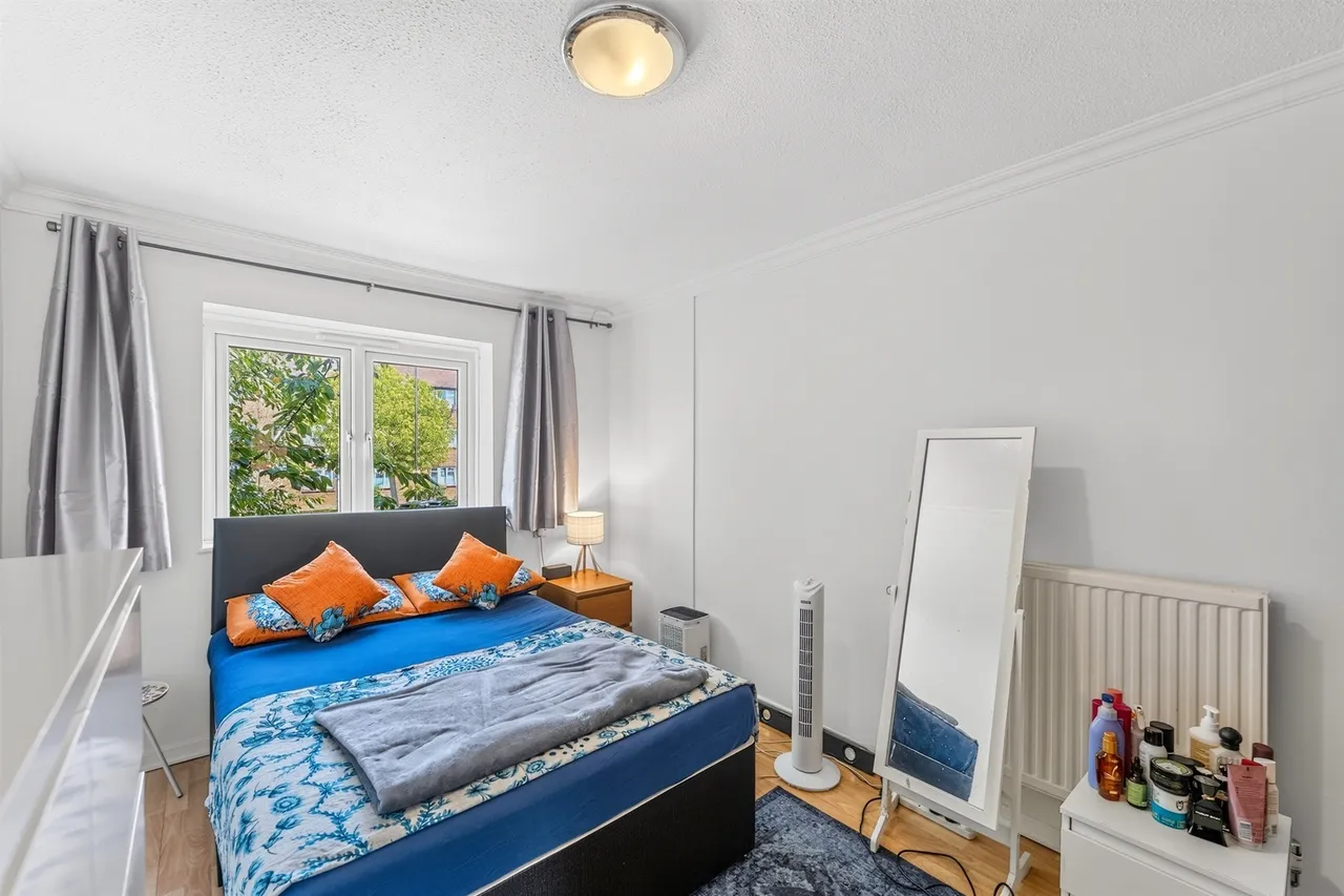 Derwent Road, London, photo 10