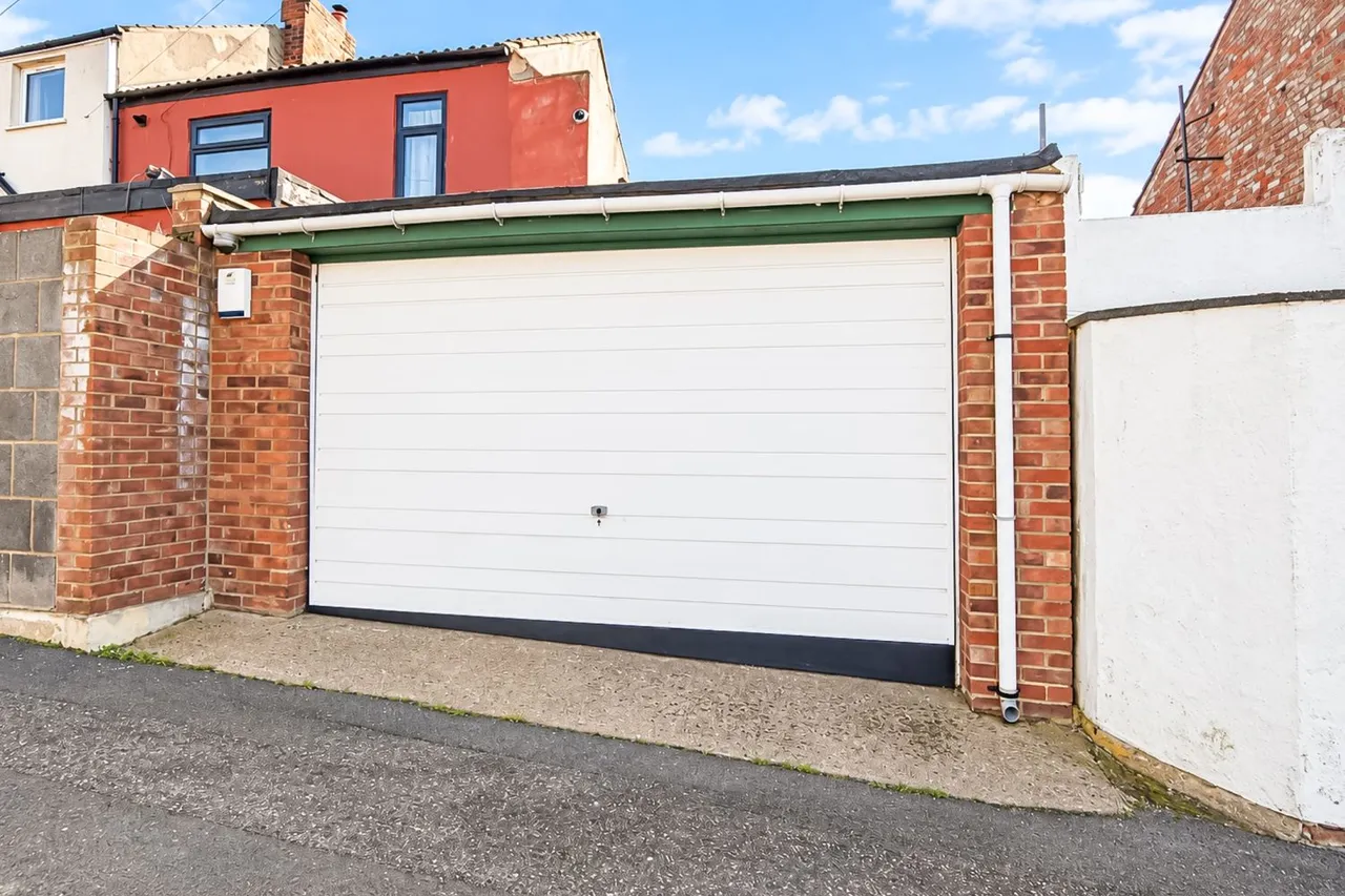 Cleveland Street, Loftus, TS13, photo 17