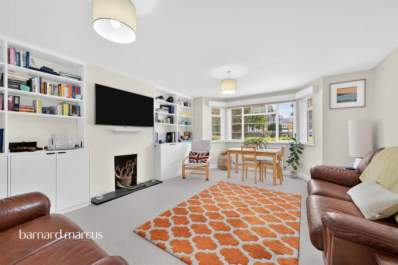 3 bed flat for sale — St. Leonards Road, London