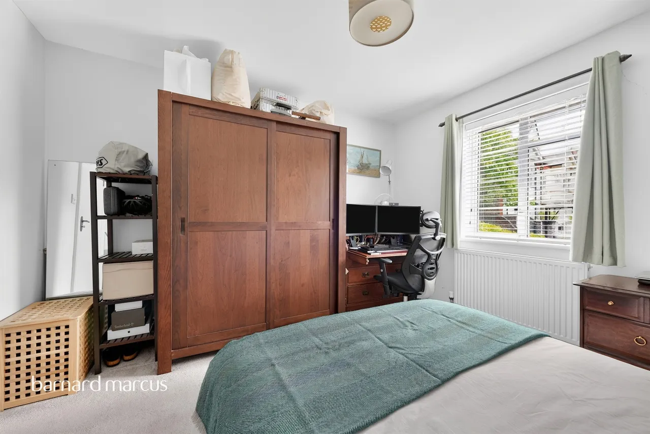 St. Leonards Road, London, photo 8