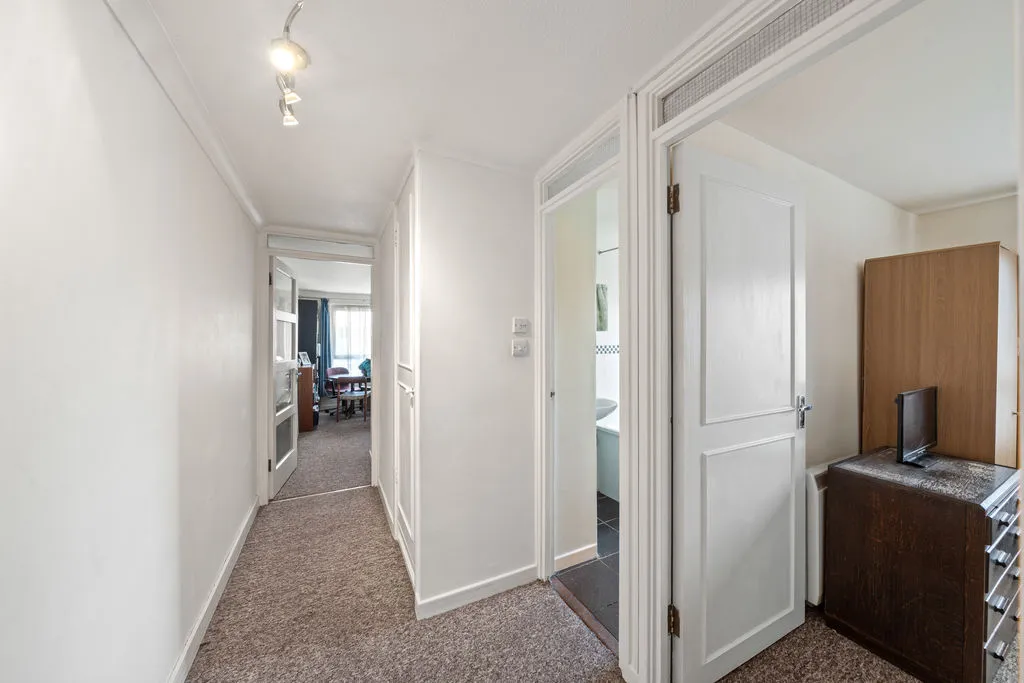 Carters Close, Worcester Park KT4 8QF, photo 6