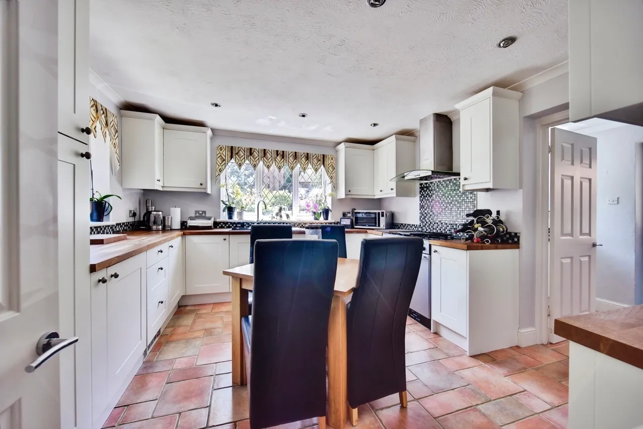 Burleigh Drive, MAIDSTONE, Kent, ME14, photo 3
