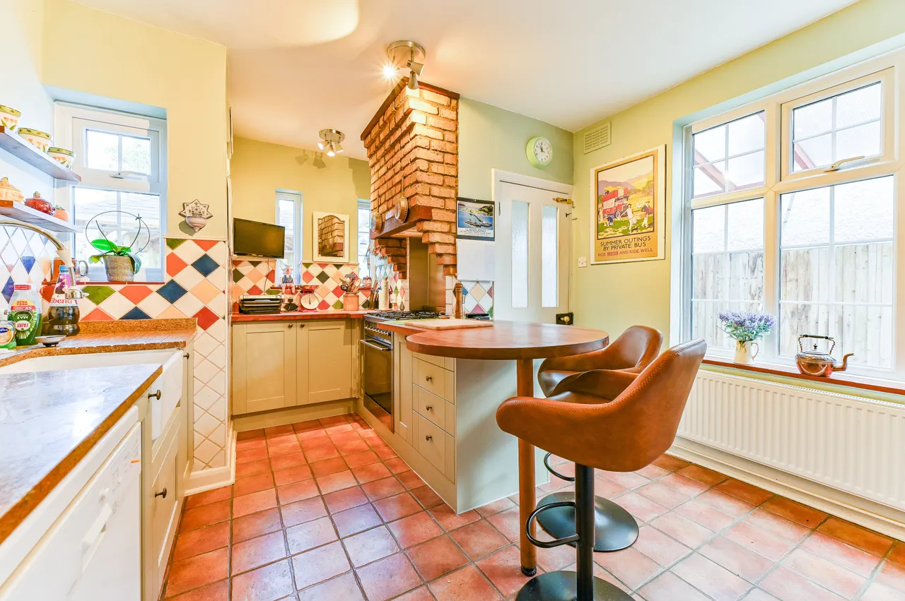 29 Blenheim Road, London, photo 4