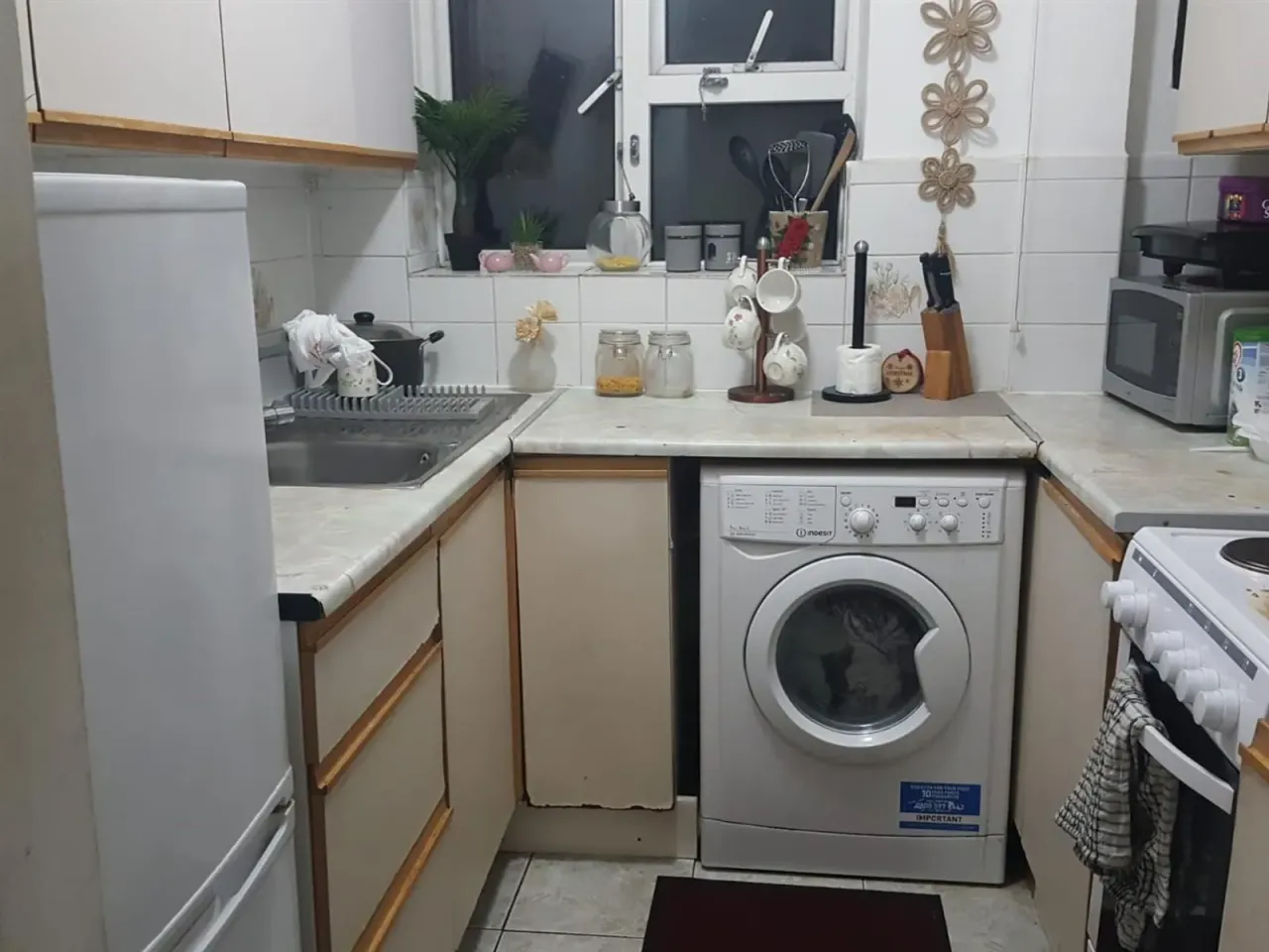 Great West Road, Hounslow, photo 2